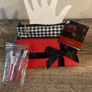 Basics NWT Vintage Black White Houndstooth & Red Cosmetic bag & Brush Set